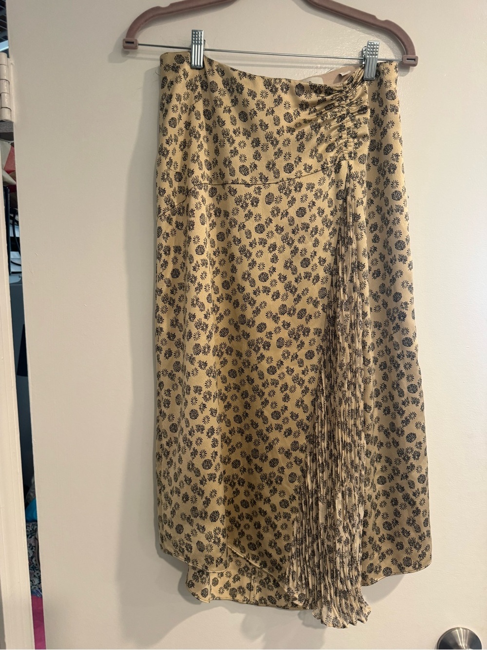 Vince Beige Floral Midi Skirt with Pleated Side Panel – Size 0